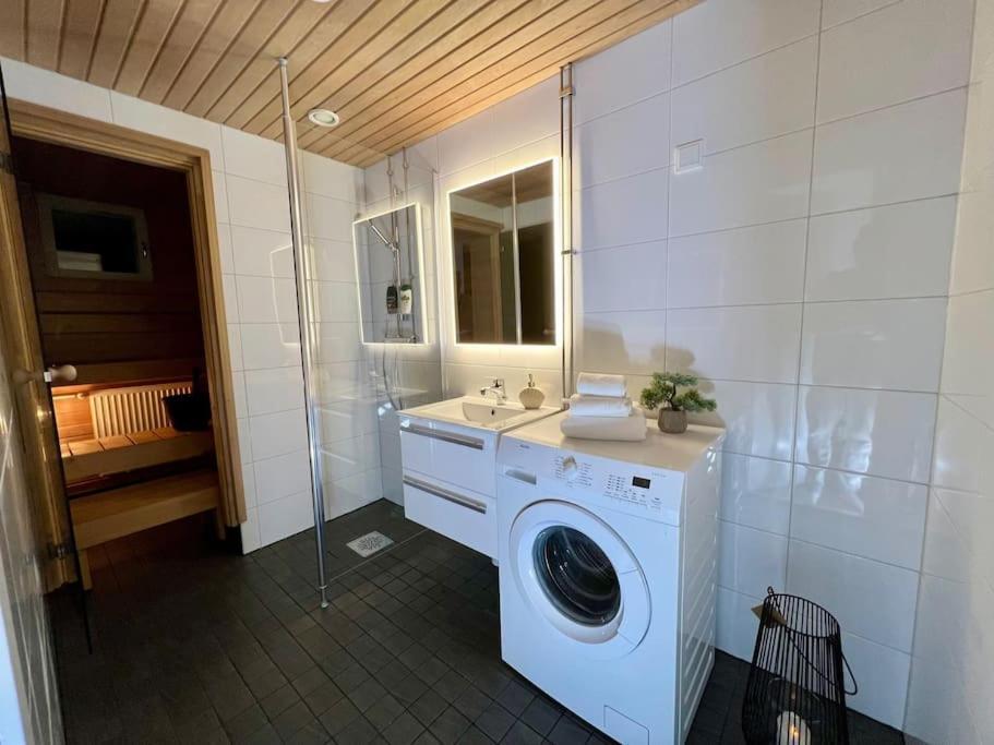 Spacious City Center Apt - Sauna - Self Check In Rovaniemi Exteriör bild