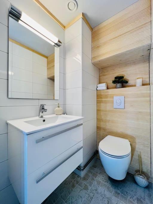 Spacious City Center Apt - Sauna - Self Check In Rovaniemi Exteriör bild